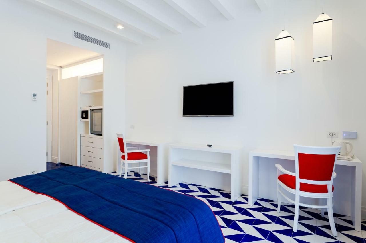 Maison Blu - Intimate Sorrent